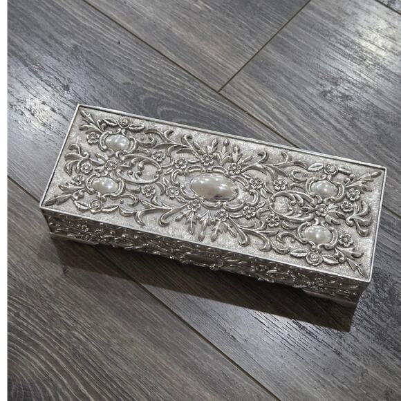 Vintage Ornate Silver-plated Jewelry Box Red Velvet Interior 9 x 4 x 2 Hong Kong - Picture 3 of 12